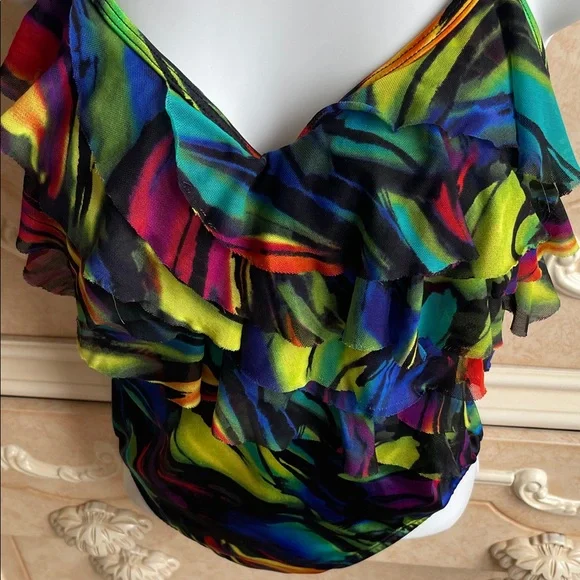 Colorful Ruffled Swimsuit - Picture 3 of 10